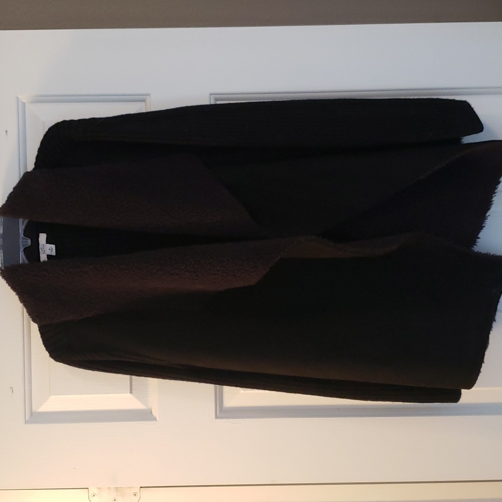 Black knit cardigan with faux fur